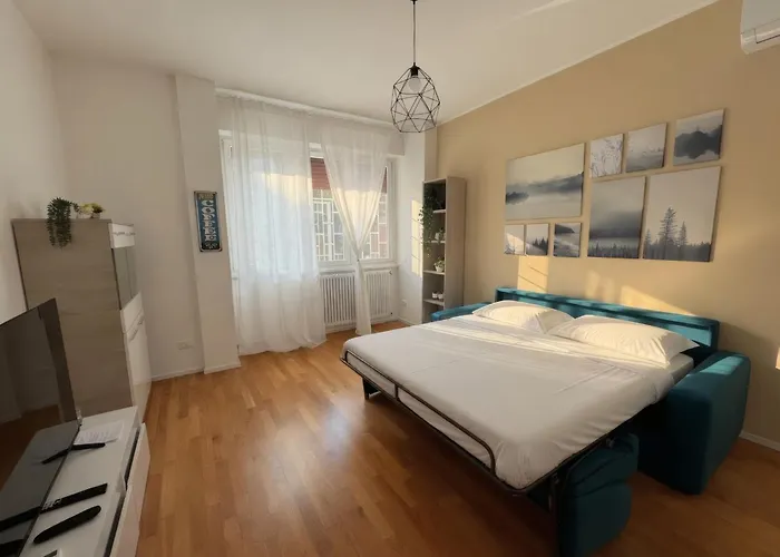 Modern Near Tiburtina Station By Rhr Apartment Rom